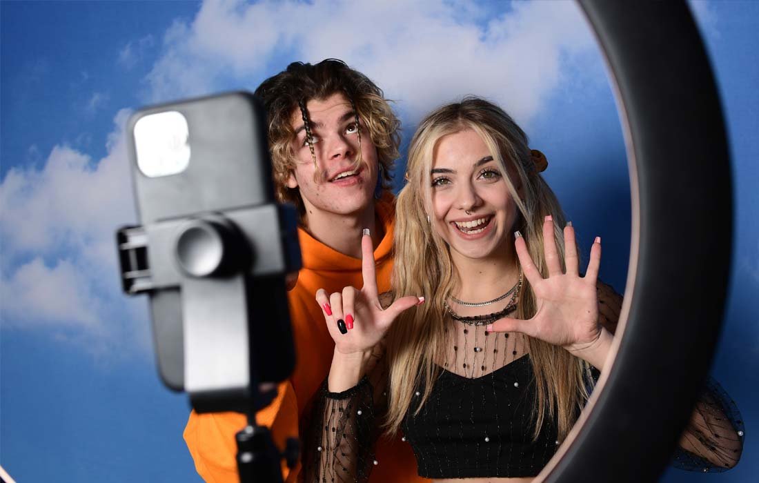 How Influencers Turn Their Social Media Followers into Income